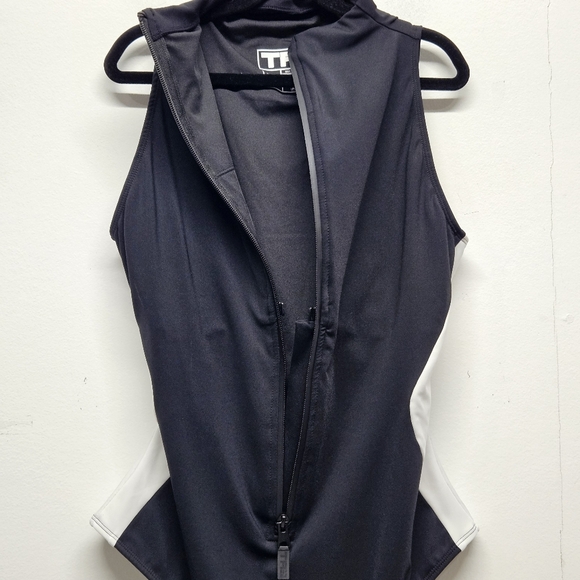 TA3 Sleeveless Surfy One Piece Swimsuit Size XL Short Black/White - Picture 9 of 15